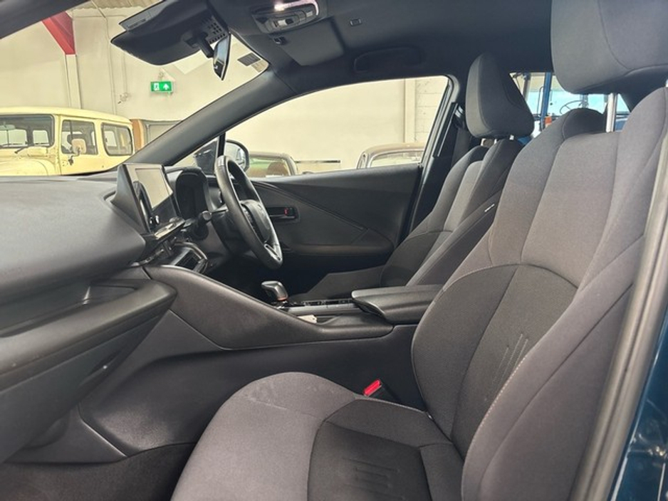 2024 Toyota C-HR - image 6