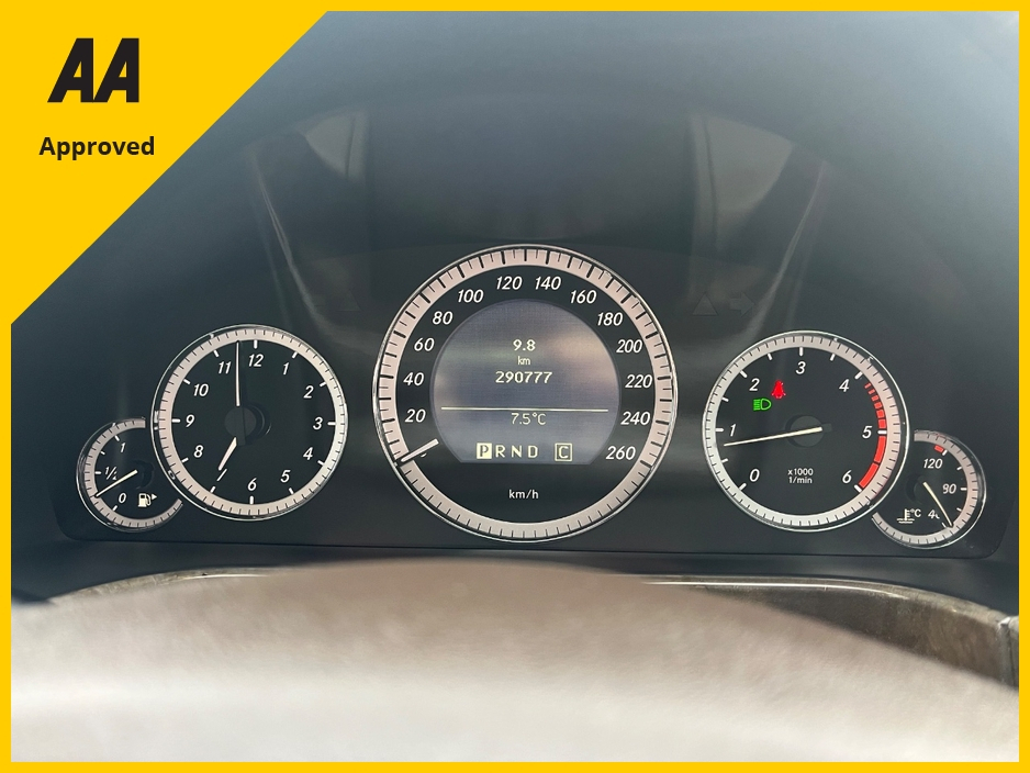 2010 Mercedes-Benz E Class - image 15