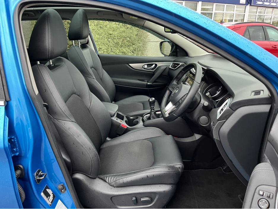 2020 Nissan Qashqai DIG-T TEKNA 1.3 PETROL //MASSIVE SPEC//PANORAMIC GLASS ROOF//SAT NAV//BOSE SOUND SYSTEM//HALF LEATHER HEATED SEATS//ADAPTIVE CRUISE CONTROL// €19,950