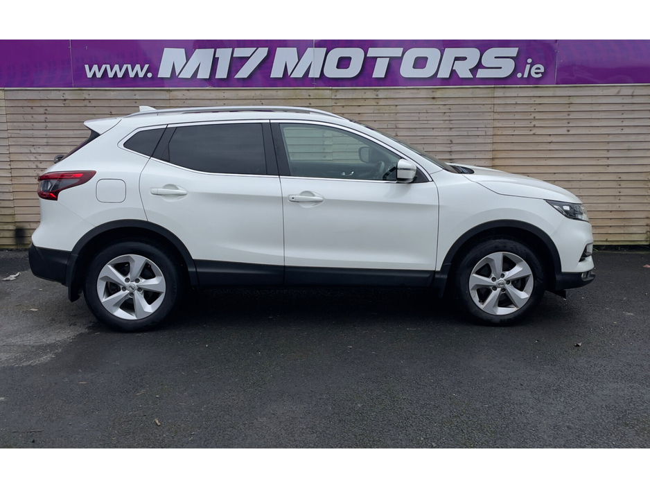 2019 Nissan Qashqai - image 4