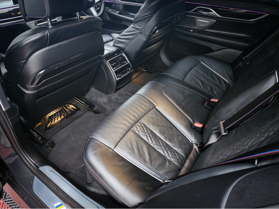 2021 BMW 7 Series M745e plug-in hybrid €49,950