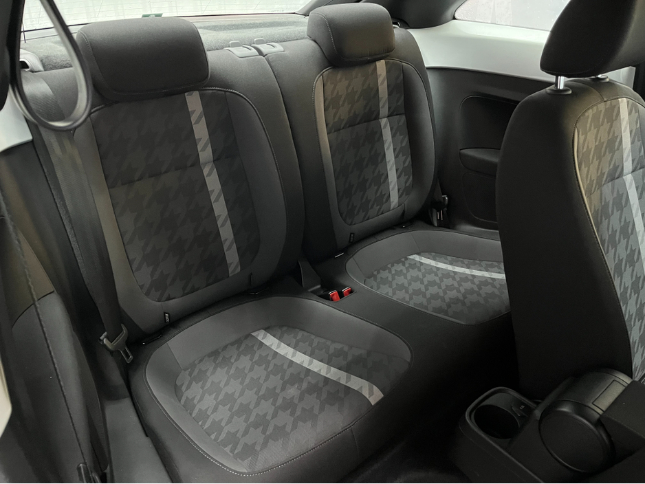 2019 Volkswagen Beetle €17950 2019 VOLKSWAGEN BEETLE DESIGN MASTER 1.2 AUTOMATIC / CRUISE CONTROL / REVERSE CAMERA AND MORE €17,950