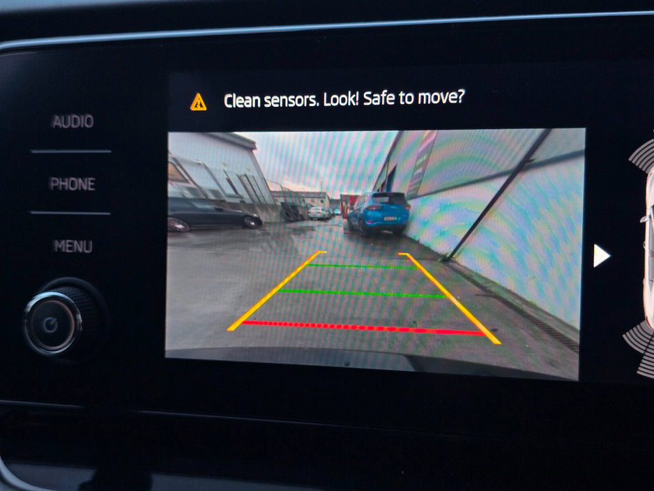 2022 Skoda Octavia - image 23