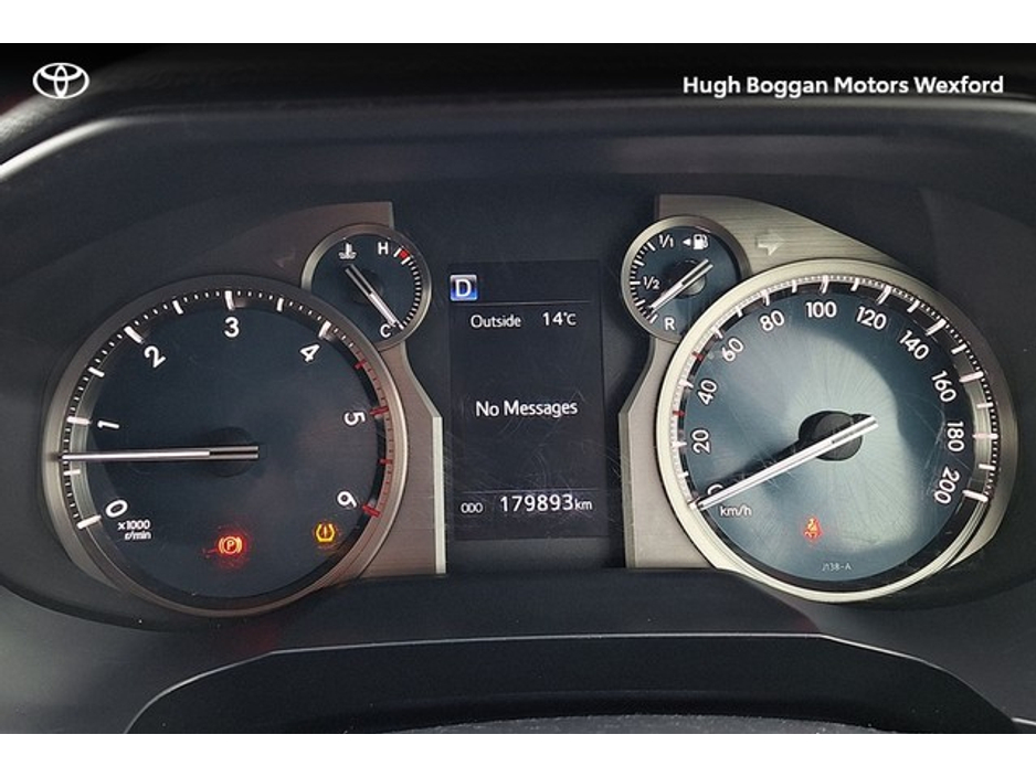 2019 Toyota Landcruiser - image 15