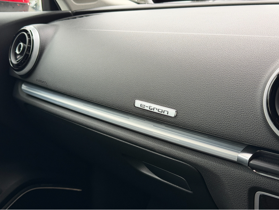 2015 Audi A3 E-TRON..Bang&Olufsen..2 Keys €11,900