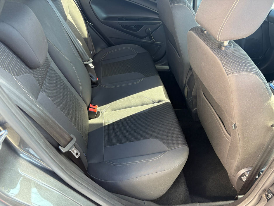 2017 Ford Fiesta - image 11