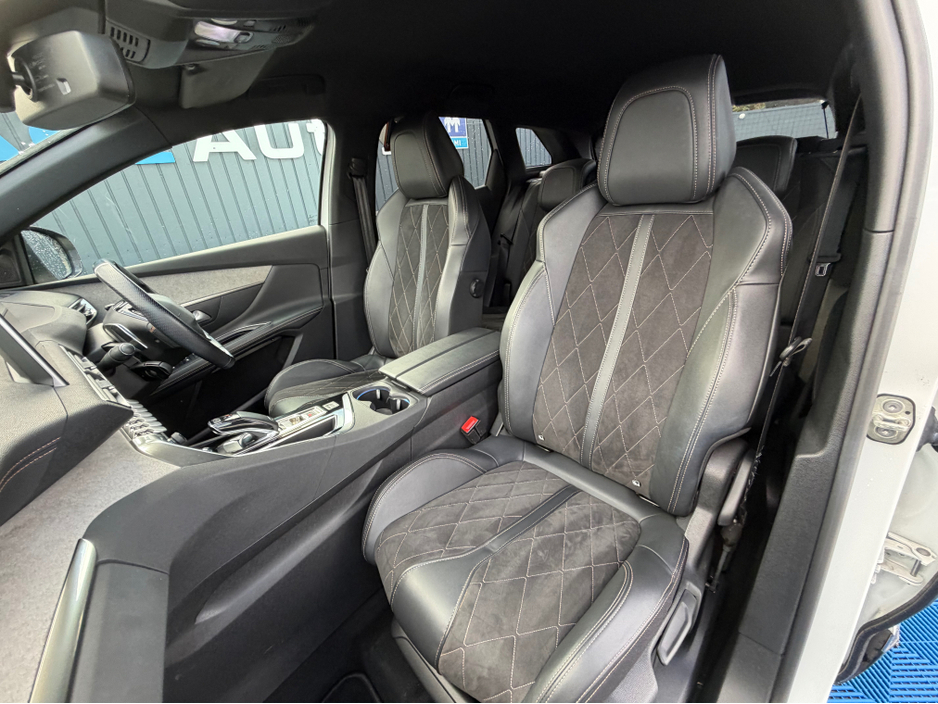 2020 Peugeot 3008 - image 40