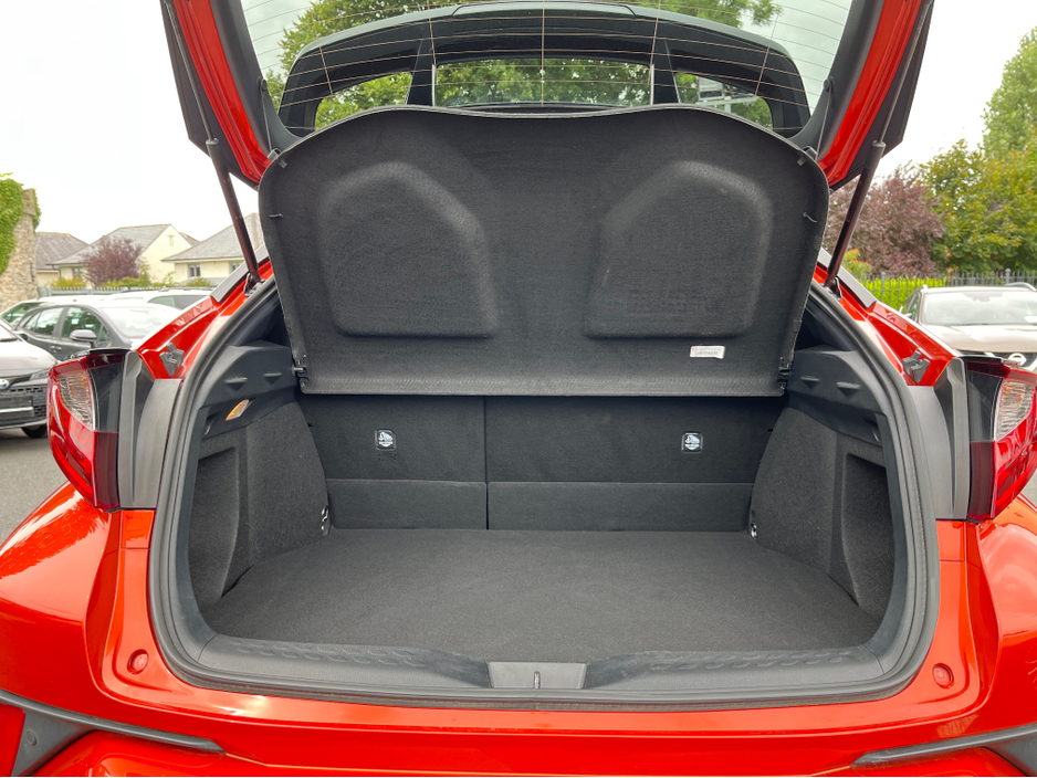 2021 Toyota C-HR 1.8 HYBRID SPORT BI- 4DR AUTO €25,888