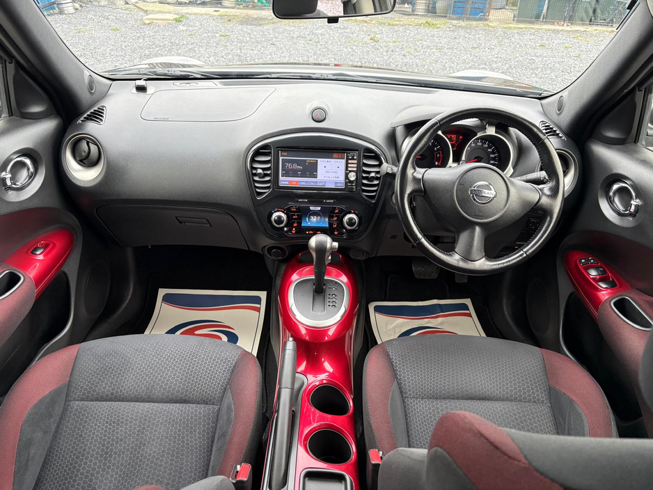 2012 Nissan Juke - image 12