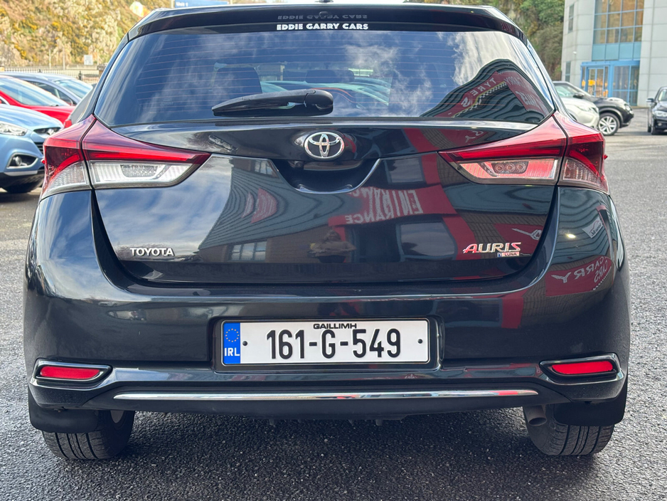 2016 Toyota Auris - image 15