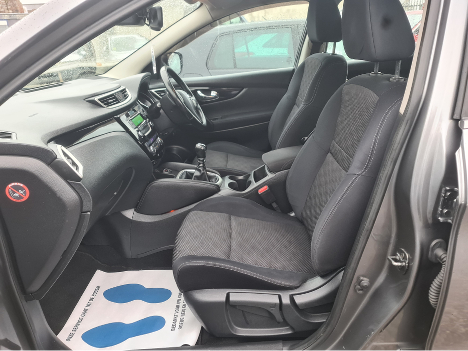 2015 Nissan Qashqai - image 9