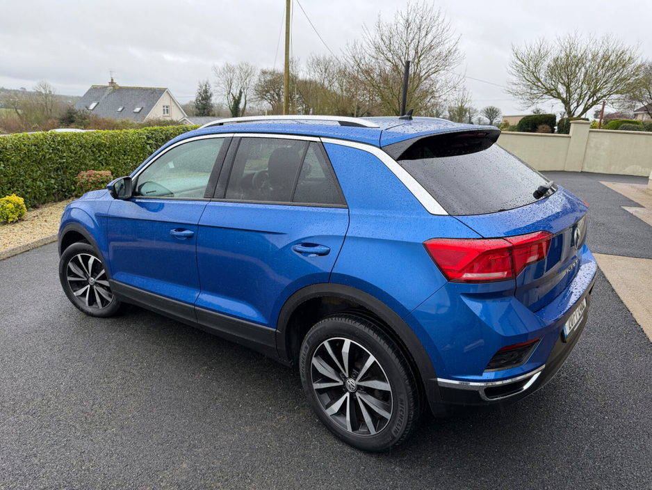 2020 Volkswagen T-Roc - image 8