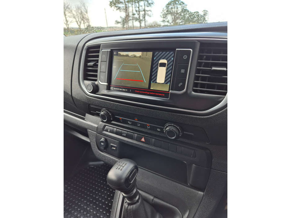 2024 Citroen Dispatch - image 3