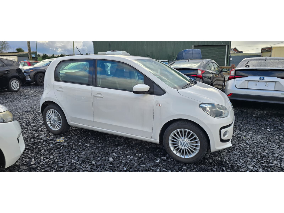 2014 Volkswagen up! - image 4