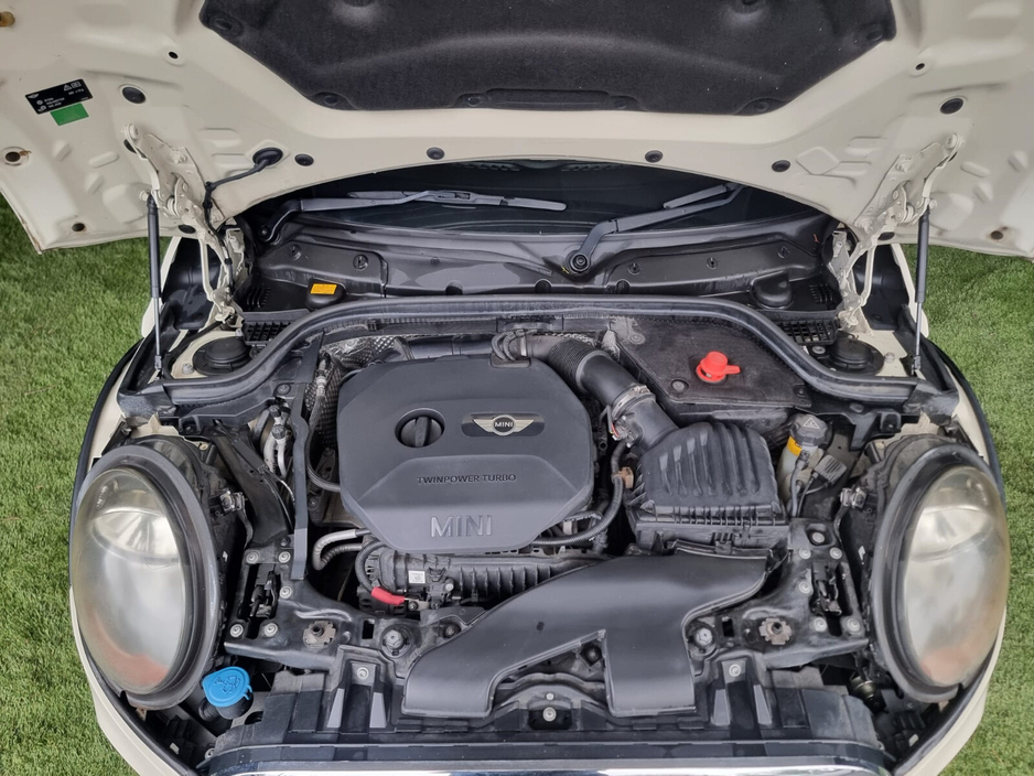 2014 MINI Hatch - image 8