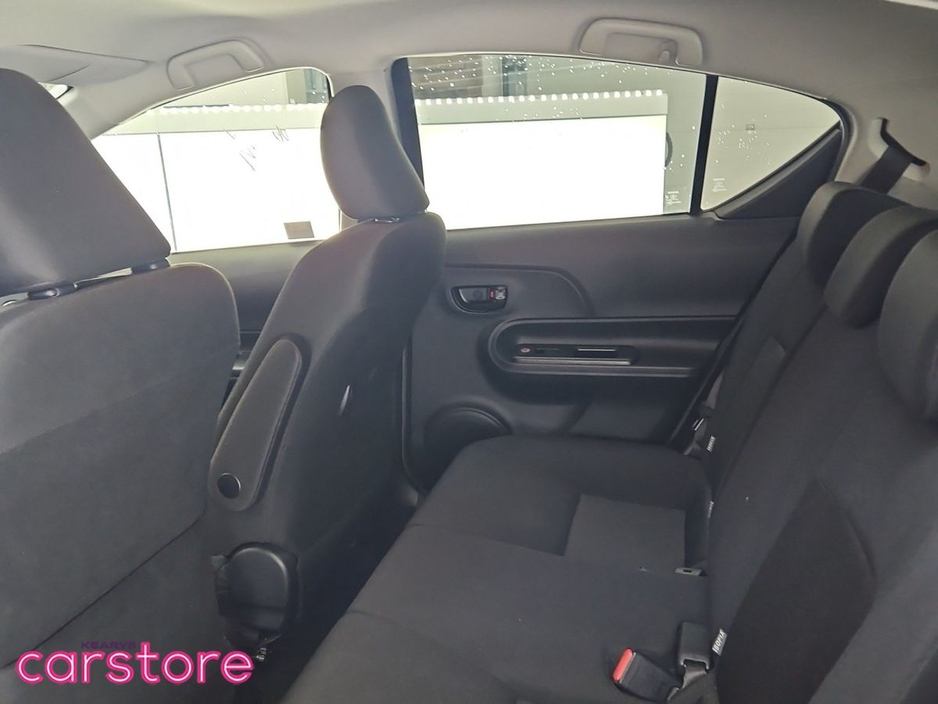 2019 Toyota Aqua - image 13