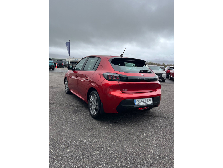 2020 Peugeot 208 - image 4