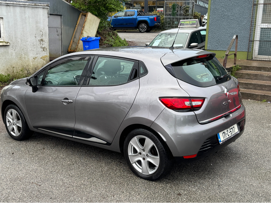 2017 Renault Clio Ideal starter car €10,700