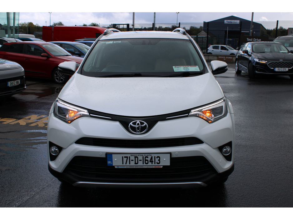 2017 Toyota Rav4 - image 8