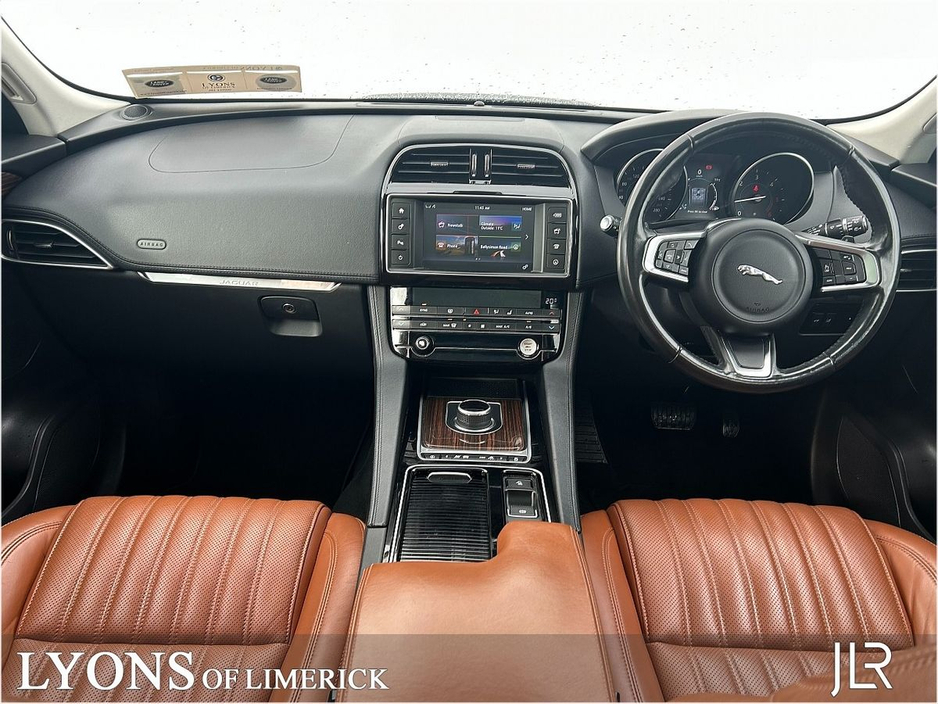 2017 Jaguar F-Pace - image 4