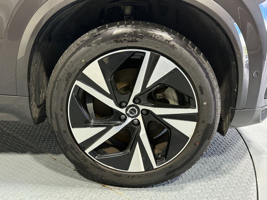 2023 Volvo XC90 T8 AWD Dark Theme €67,800