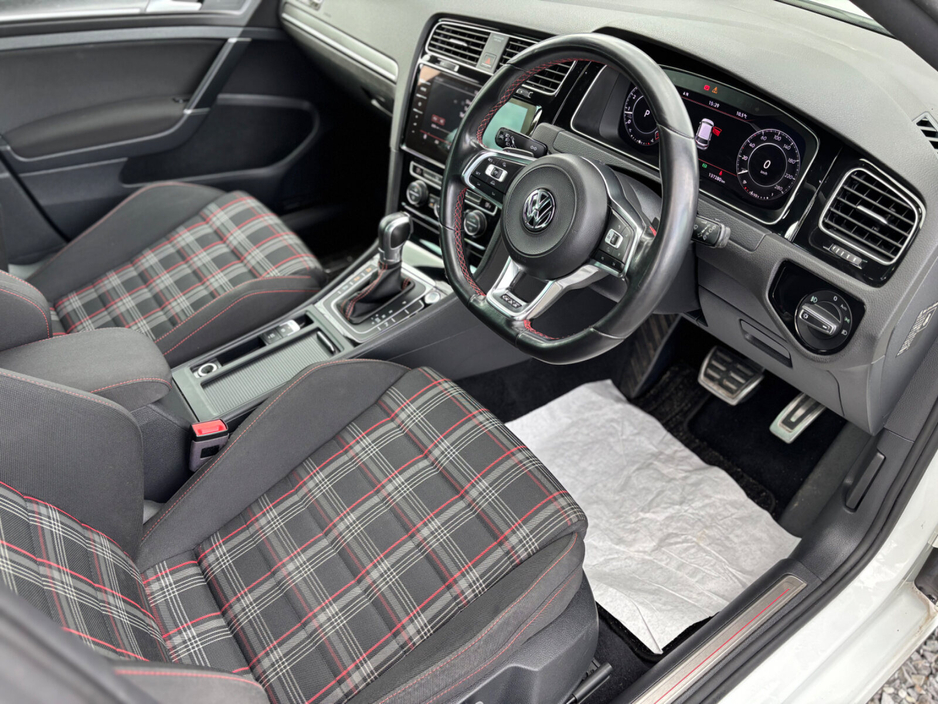 2018 Volkswagen Golf - image 20