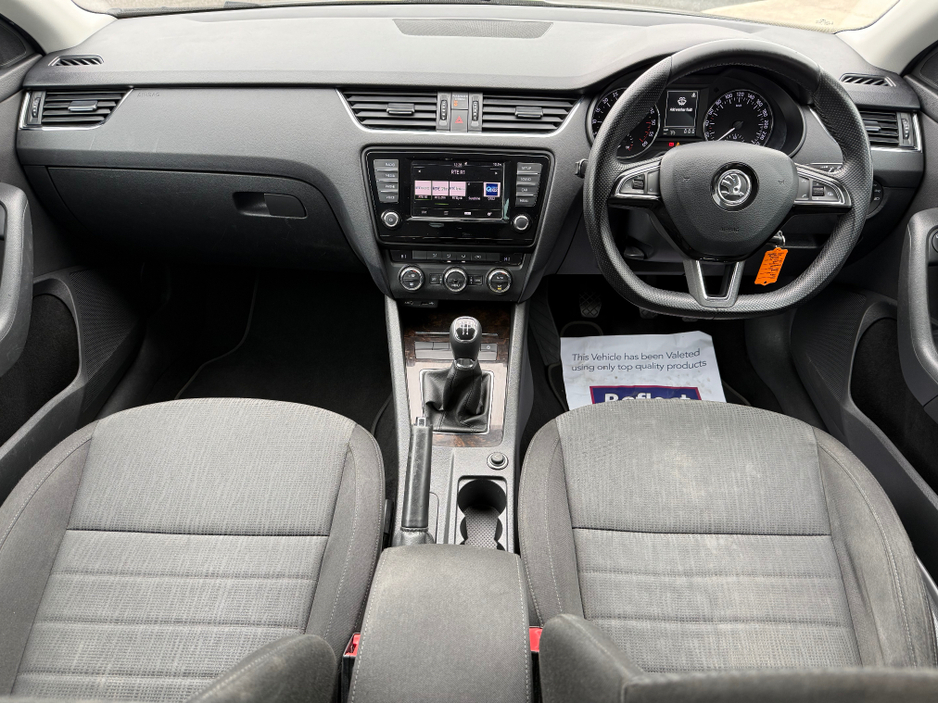 2016 Skoda Octavia - image 3