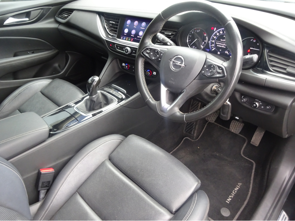 2021 Opel Insignia - image 21