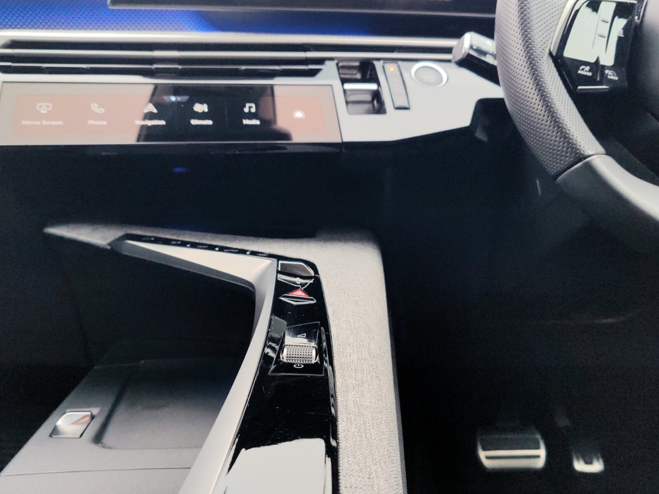 2025 Peugeot 5008 - image 15