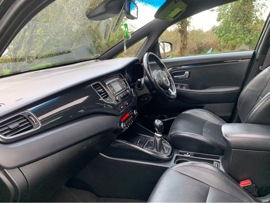 2017 Kia Carens OR RONDO PLATINUM PE 5DR €11,995