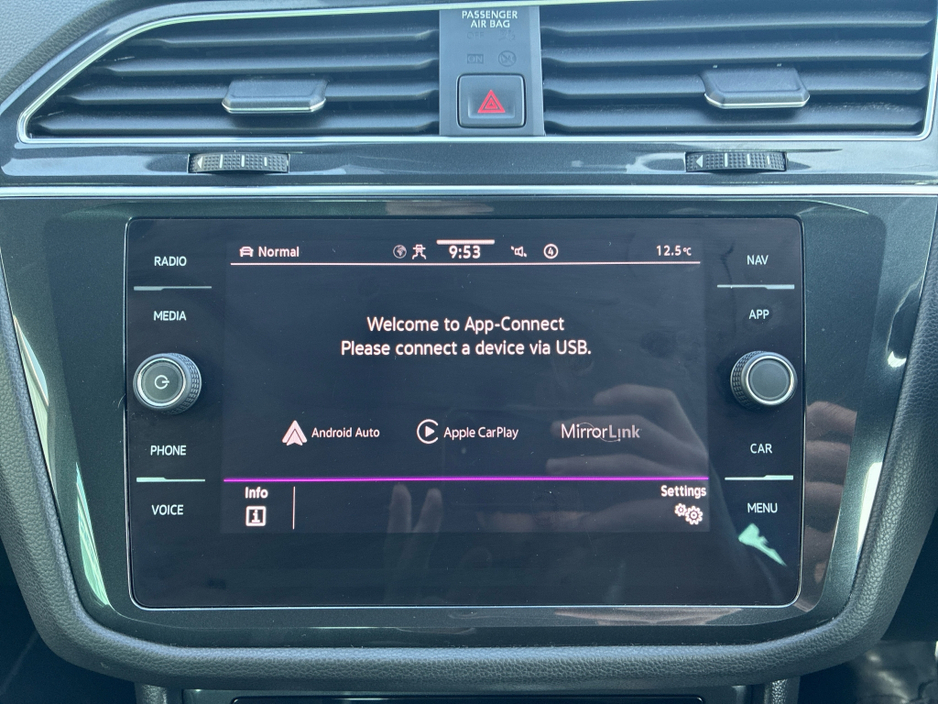 2023 Volkswagen Tiguan - image 17