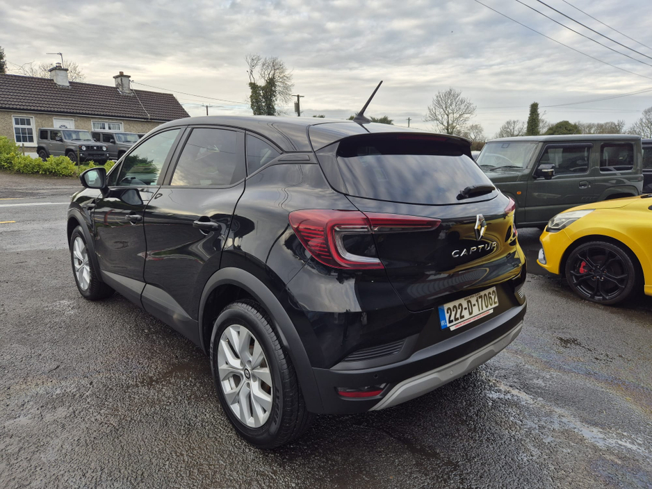 2022 Renault Captur ICONIC EDITION NAEB TCE 90 MAN €17,995