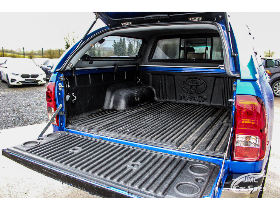 2019 Toyota Hilux - image 32