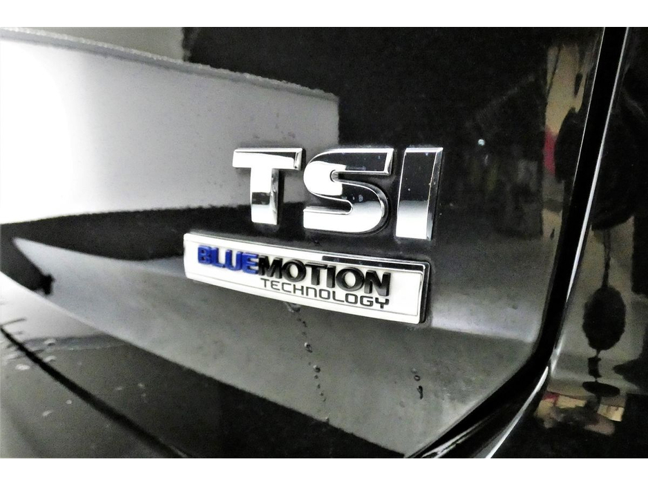 2015 Volkswagen Golf - image 27