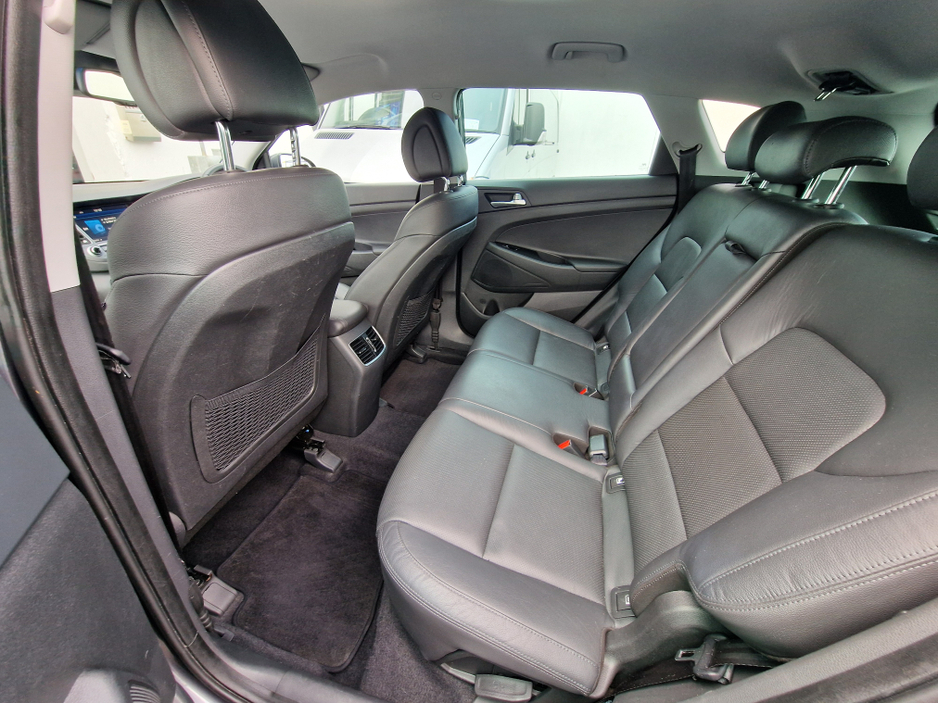 2017 Hyundai Tucson - image 28