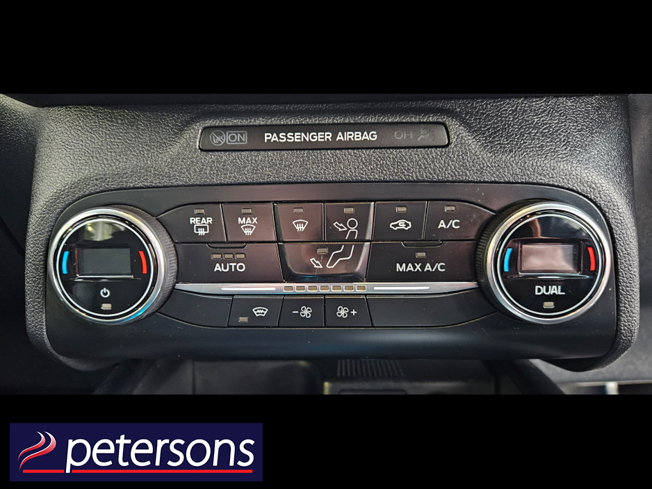 2020 Ford Kuga - image 27