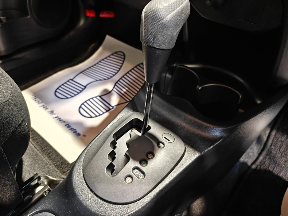 2020 Toyota Vitz - image 9