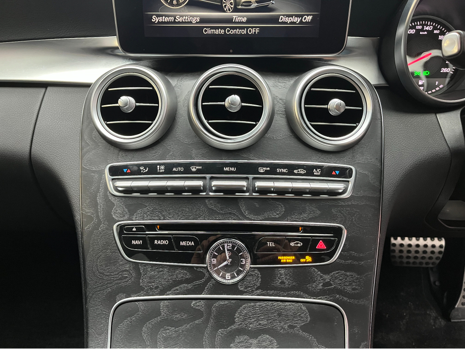 2016 Mercedes-Benz C Class €20950! 2016 MERCEDES-BENZ C220D AVANTGARDE AMG LINE 2.0 AUTOMATIC / CRUISE CONTROL / REVERSE CAMERA / ELECTRIC MEMORY & HEATED SEATS / PADDLE SHIFTERS / AMBIENT LIGHTS AND MORE €20,950