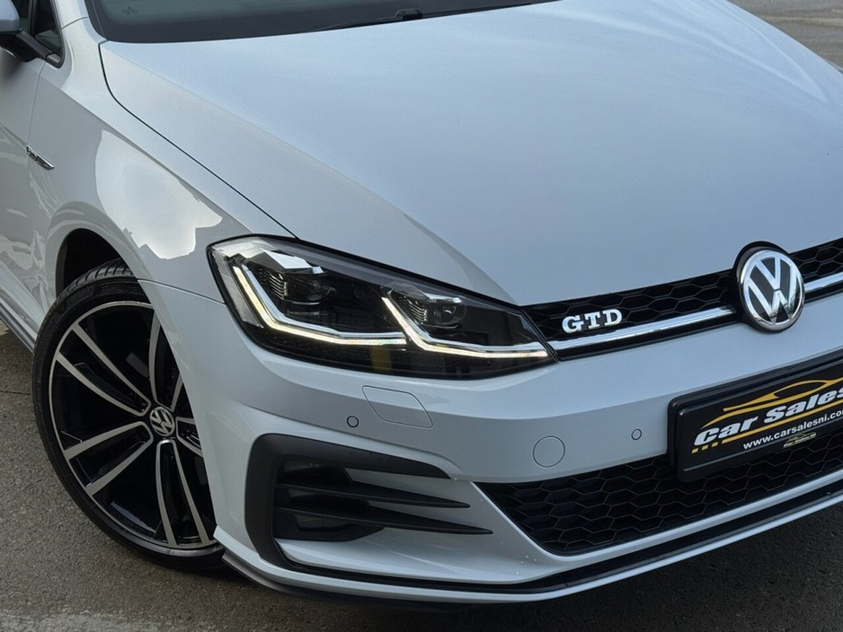 2017 Volkswagen Golf - image 6