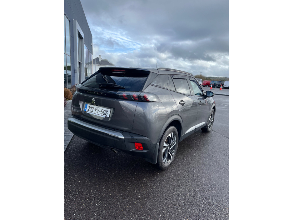 2023 Peugeot 2008 - image 5