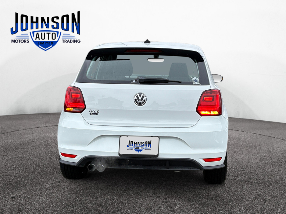 2016 Volkswagen Polo - image 4