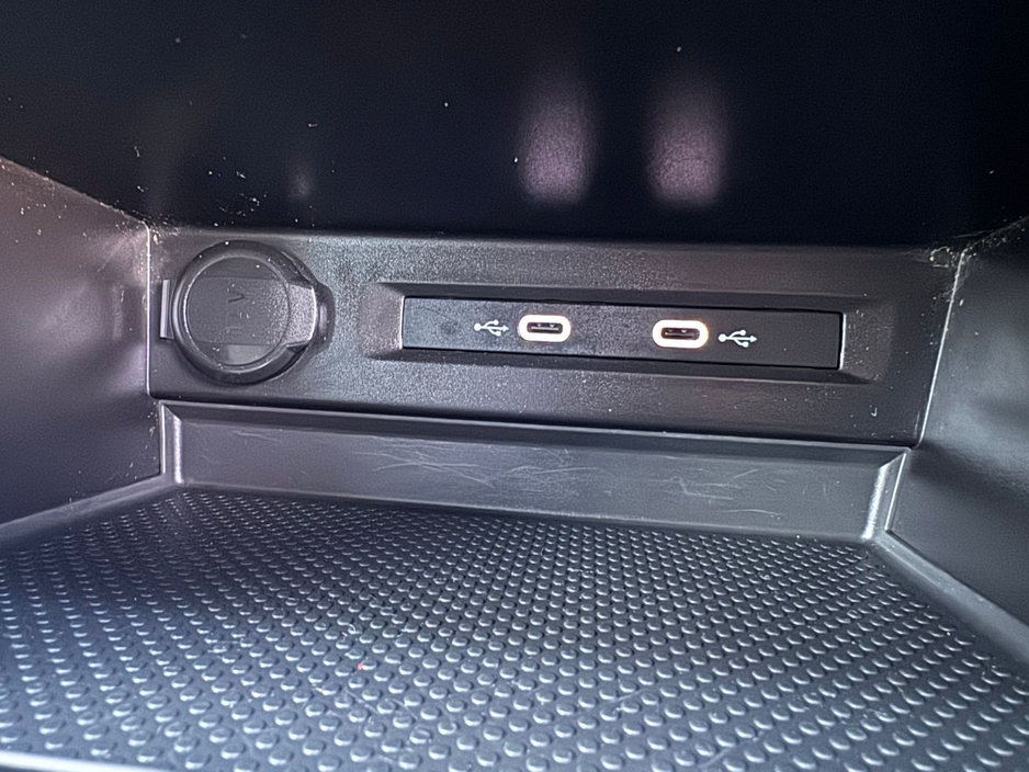 2021 Volkswagen Tiguan LIFE 2.0 TDI MANUAL 6SPEED FWD 122BHP 5 5DR €26,800