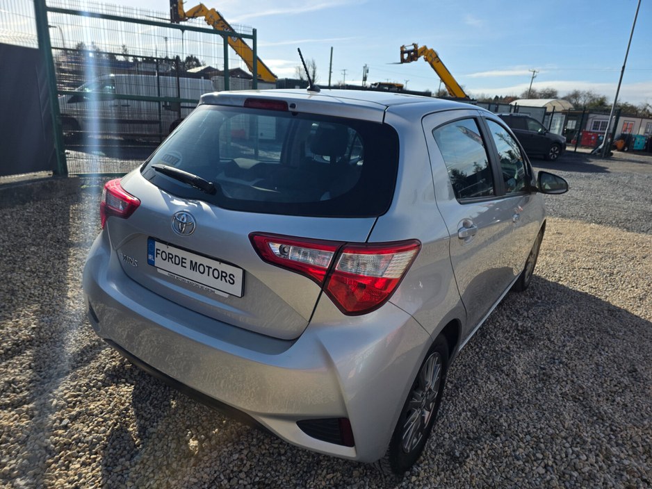 2019 Toyota Yaris - image 4