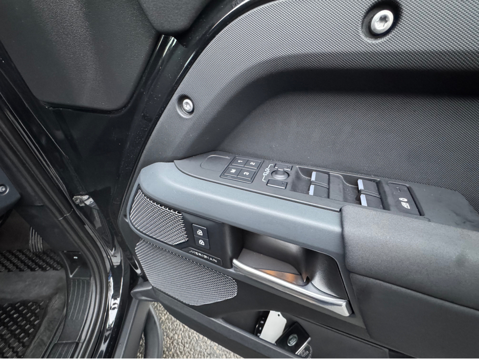 2023 Land Rover Defender 110 P400e X-DYNANIC AUTO URBAN==HUGE SPEC== €84,950