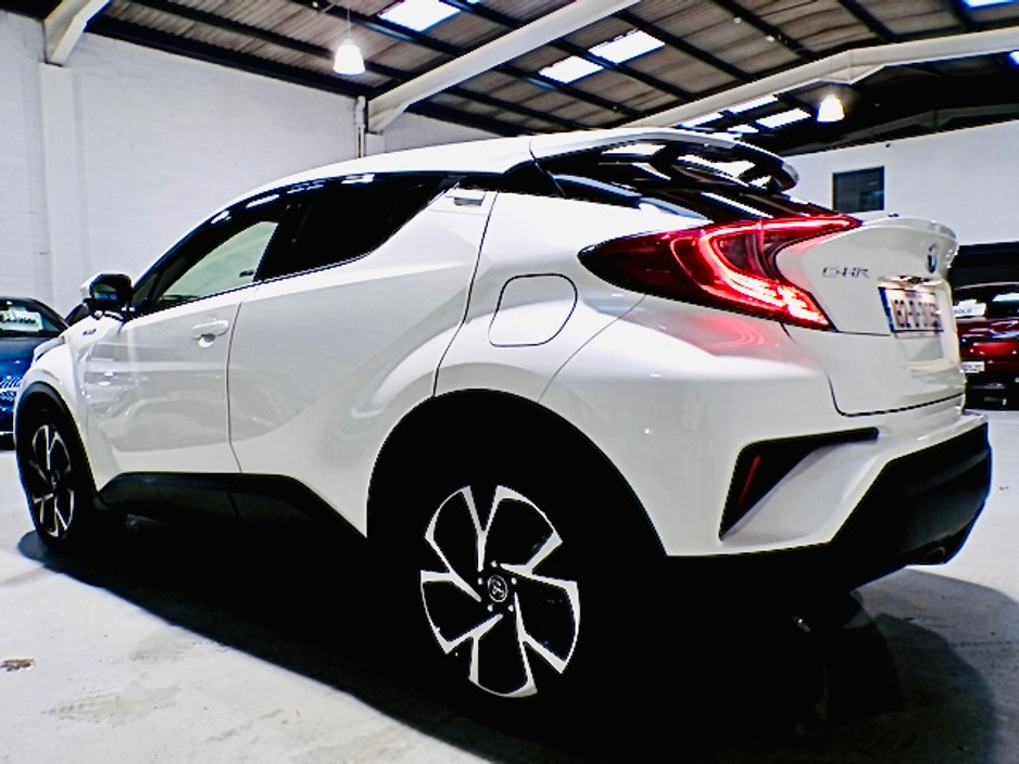 2018 Toyota C-HR - image 7