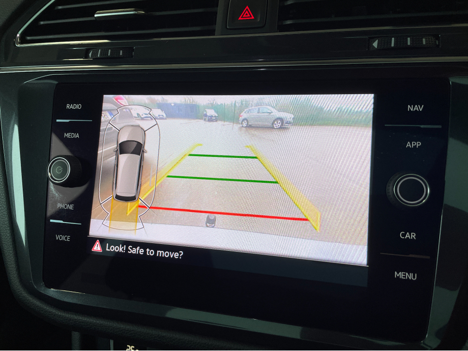 2021 Volkswagen Tiguan - image 15