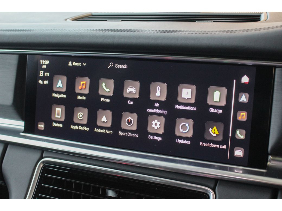 2023 Porsche Panamera - image 40