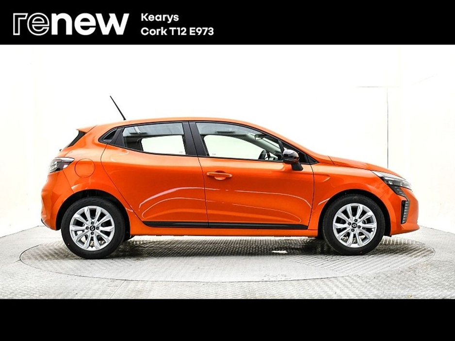 2025 Renault Clio - image 14