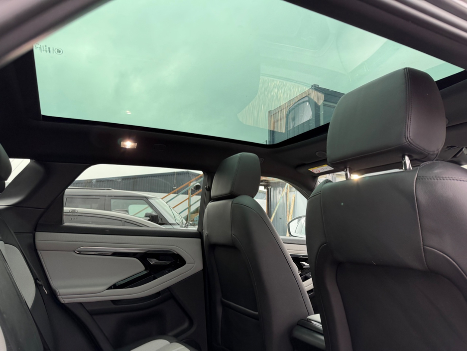 2022 Land Rover Range Rover Evoque - image 19