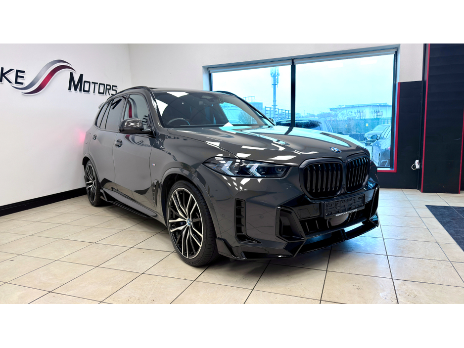2023 BMW X5 - image 33